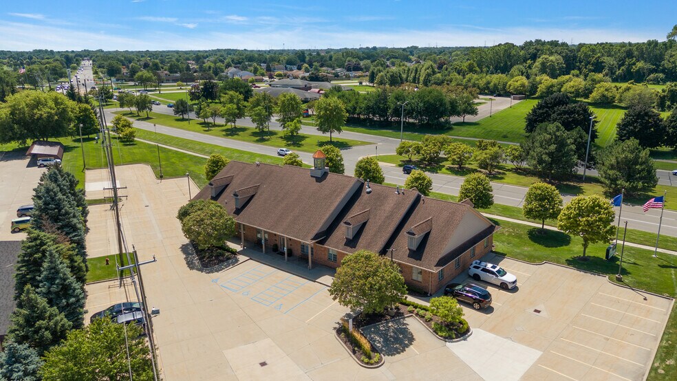 37300-37316 Schoenherr Rd, Sterling Heights, MI à louer - Photo de l’immeuble – Image 2 sur 4