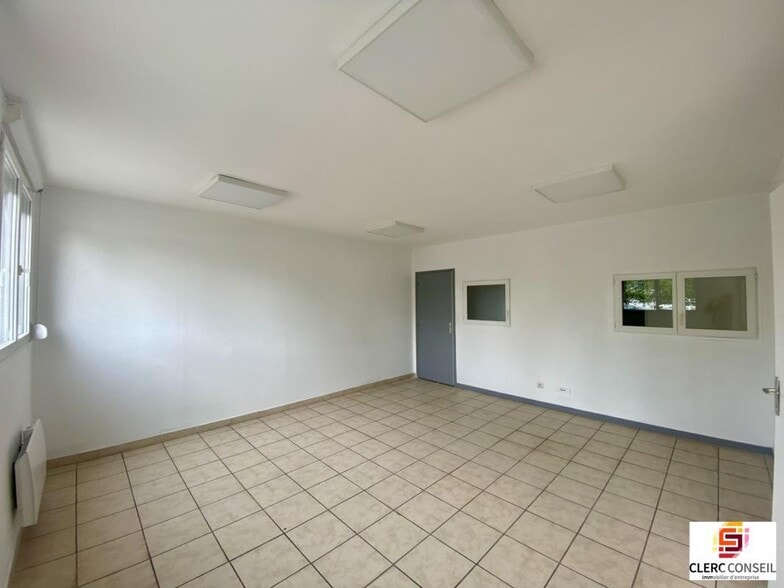 Bureau dans Évreux à louer - Photo intérieure – Image 3 sur 14