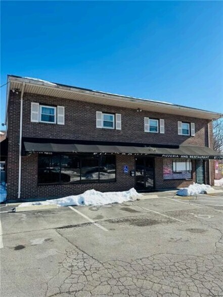 1690 W Shore Rd, Warwick, RI à louer - Photo de l’immeuble – Image 2 sur 10