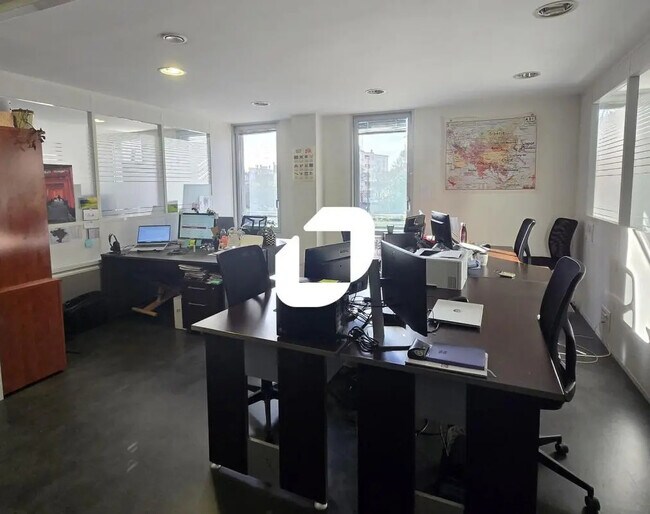 Plus de détails pour Bureau à louer