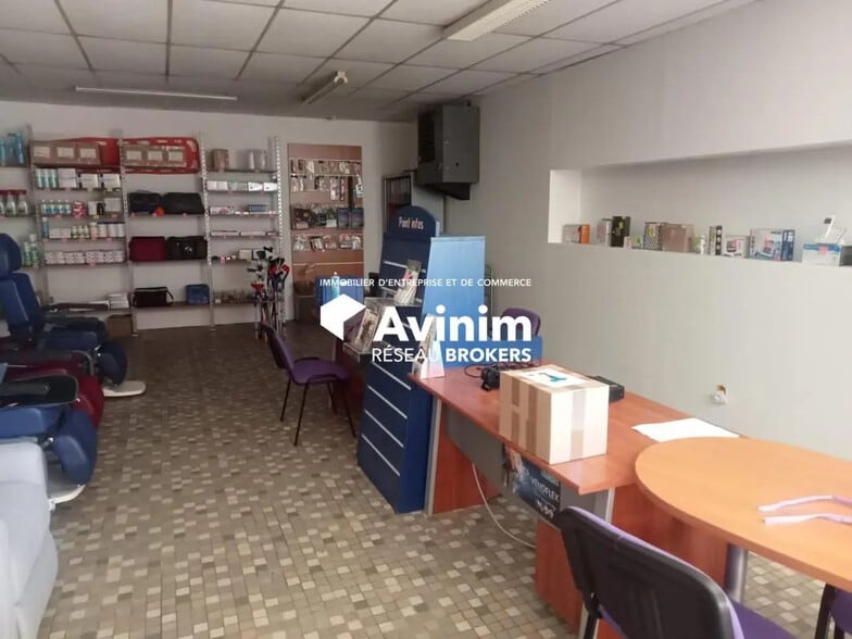 Local commercial dans Ibos à louer - Photo intérieure – Image 2 sur 2