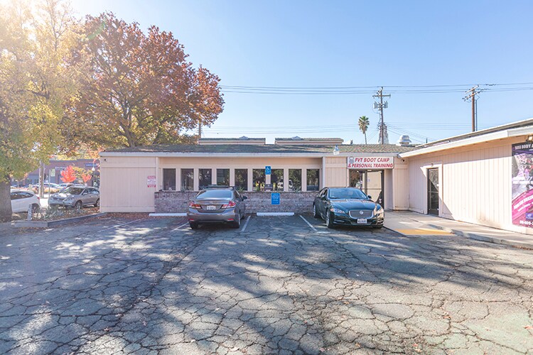 2414 16th St, Sacramento, CA à vendre - Photo de l’immeuble – Image 1 sur 3