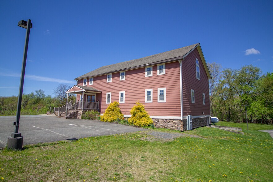 1851 US-9, Castleton On Hudson, NY à louer - Photo de l’immeuble – Image 3 sur 22