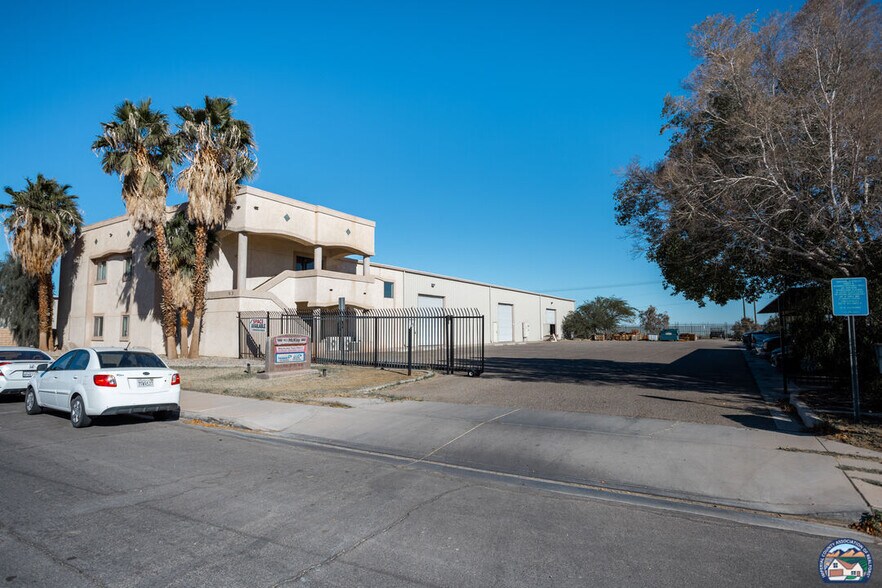 1103 Industry Way, El Centro, CA à vendre - Photo de l’immeuble – Image 3 sur 35
