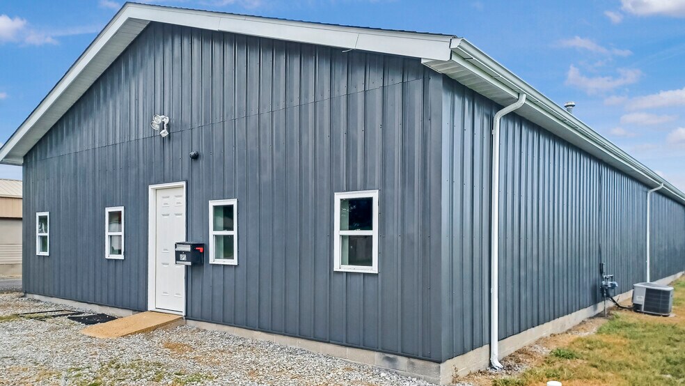 605 Railroad St, Dupo, IL à louer - Photo de l’immeuble – Image 2 sur 20