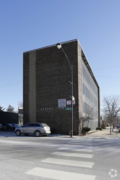 3055 W 111th St, Chicago, IL à louer - Photo de l’immeuble – Image 2 sur 5