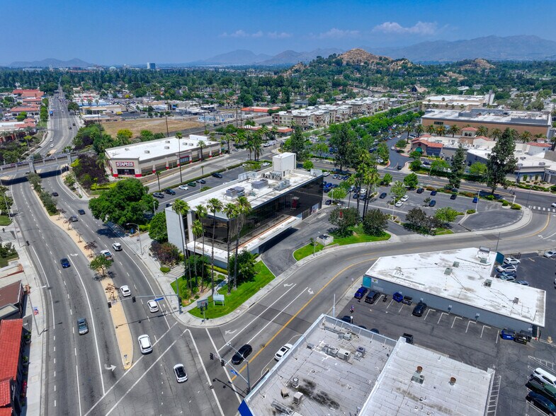 6370 Magnolia Ave, Riverside, CA à vendre - Photo de l’immeuble – Image 3 sur 9