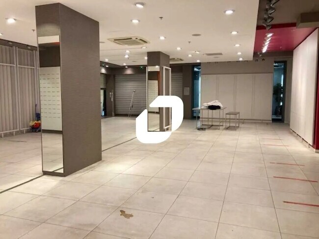 Plus de détails pour Local commercial à louer