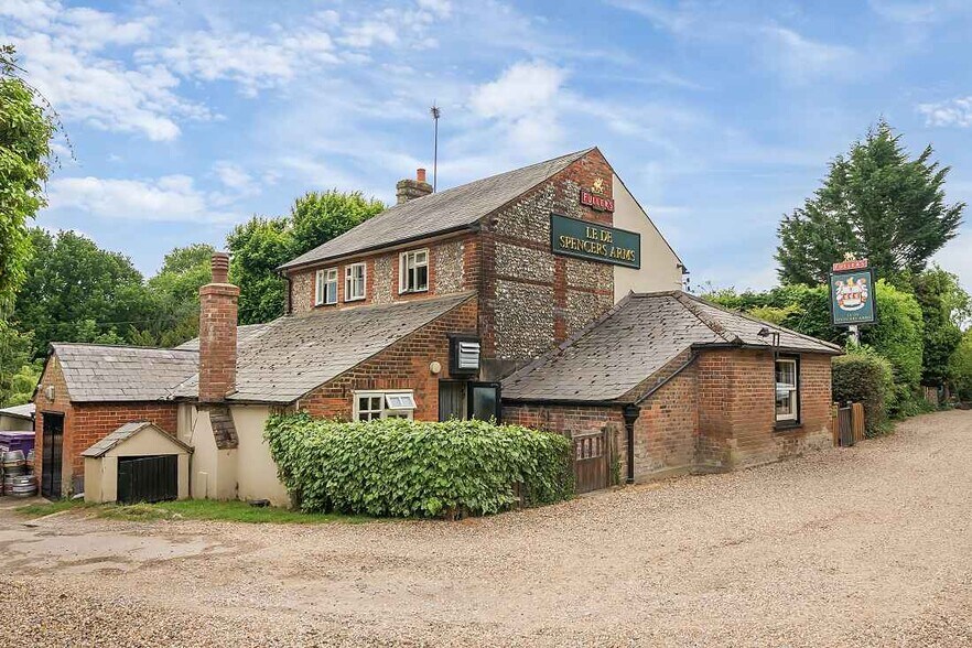 The Cmn, High Wycombe à vendre - Photo principale – Image 1 sur 6