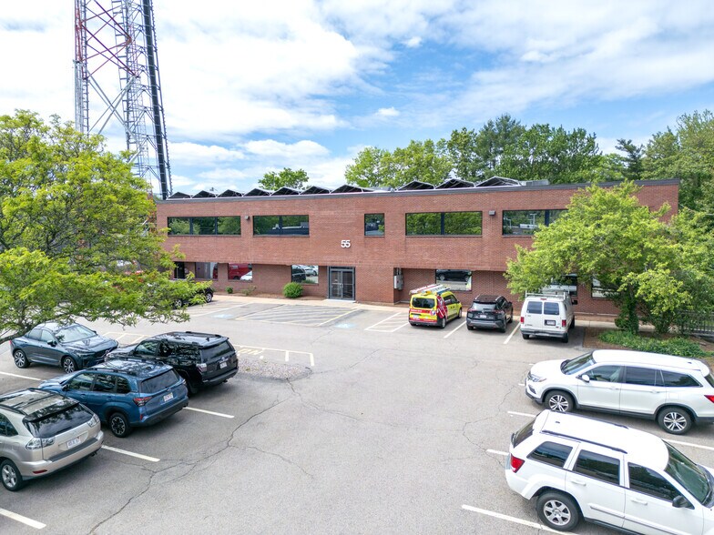 55 Accord Park Dr, Rockland, MA à vendre - Photo de l’immeuble – Image 1 sur 38