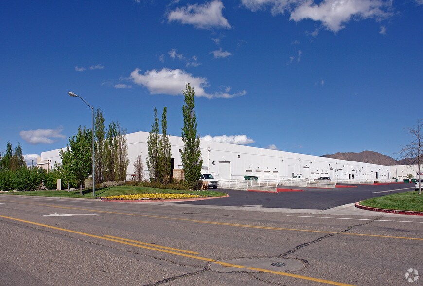 5350 Capital Ct, Reno, NV à louer - Photo de l’immeuble – Image 3 sur 4