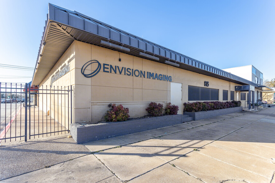 815 Pennsylvania Ave, Fort Worth, TX à louer - Photo de l’immeuble – Image 2 sur 9