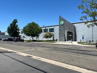 Plus de détails pour 4801-4805 Urbani Ave, Mcclellan, CA - Industriel/Logistique à louer