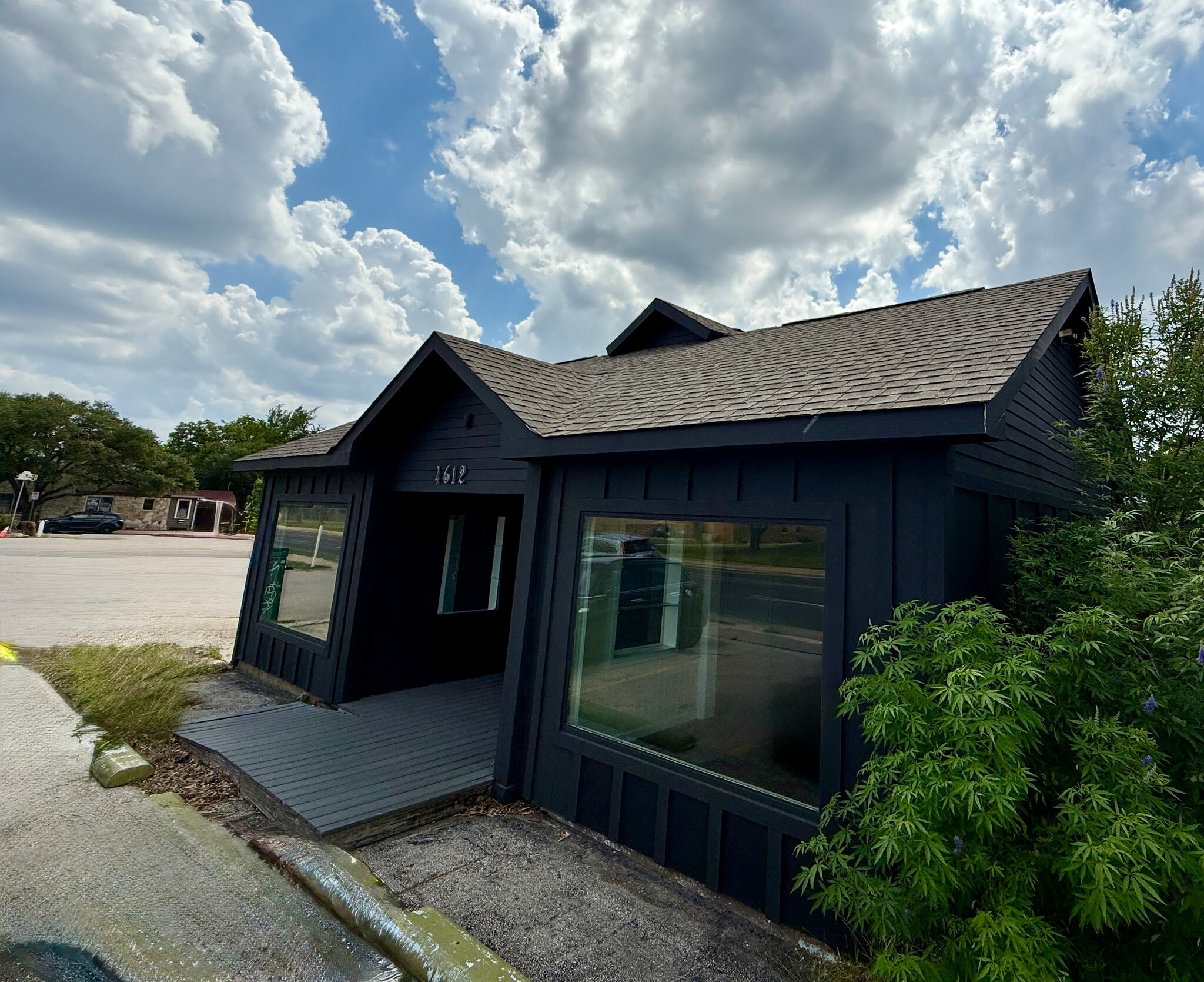 4612 Burnet Rd, Austin, TX à louer Photo de l’immeuble– Image 1 sur 8