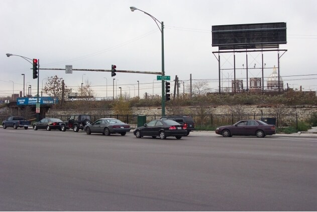 2020 N Ashland Ave, Chicago, IL à louer Photo principale– Image 1 sur 8