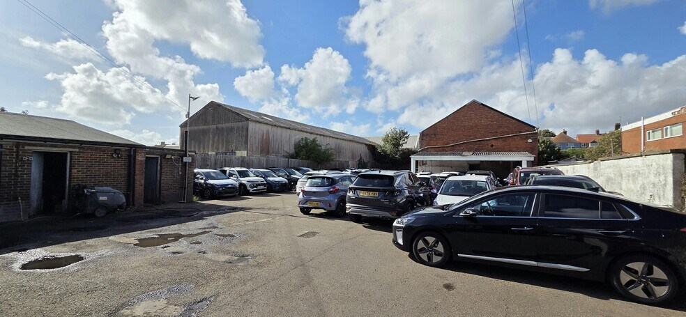 Blatchington Rd, Seaford à vendre - Photo de l’immeuble – Image 3 sur 4