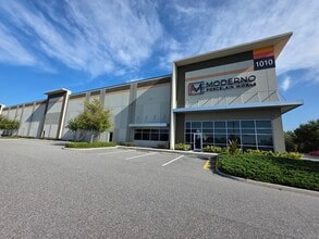 1010 Crews Commerce Dr, Orlando, FL à louer Photo intérieure– Image 1 sur 17