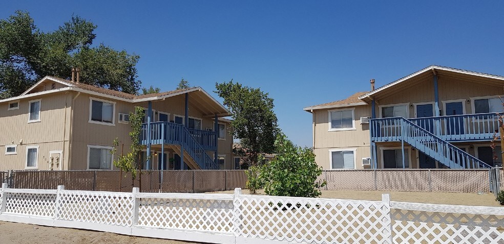 210 1st St, Fernley, NV à vendre - Photo de l’immeuble – Image 3 sur 9