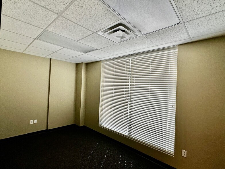 11010 Coachlight Rd, San Antonio, TX à louer - Photo intérieure – Image 2 sur 5