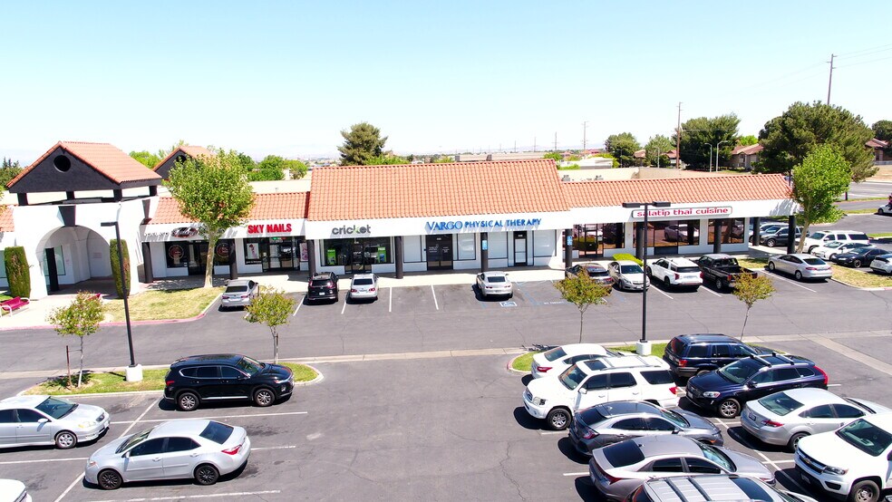 2059-2073 W Avenue K, Lancaster, CA à louer - Photo de l’immeuble – Image 2 sur 7