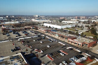 140-204 E Golf Rd, Schaumburg, IL - VUE AÉRIENNE  vue de carte - Image1