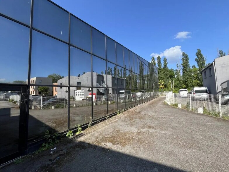 195 N10, Coignières à vendre - Photo de l’immeuble – Image 2 sur 7