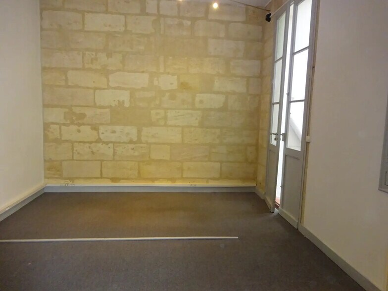 1 Rue D'Enghien, Bordeaux à louer - Photo de l’immeuble – Image 3 sur 10