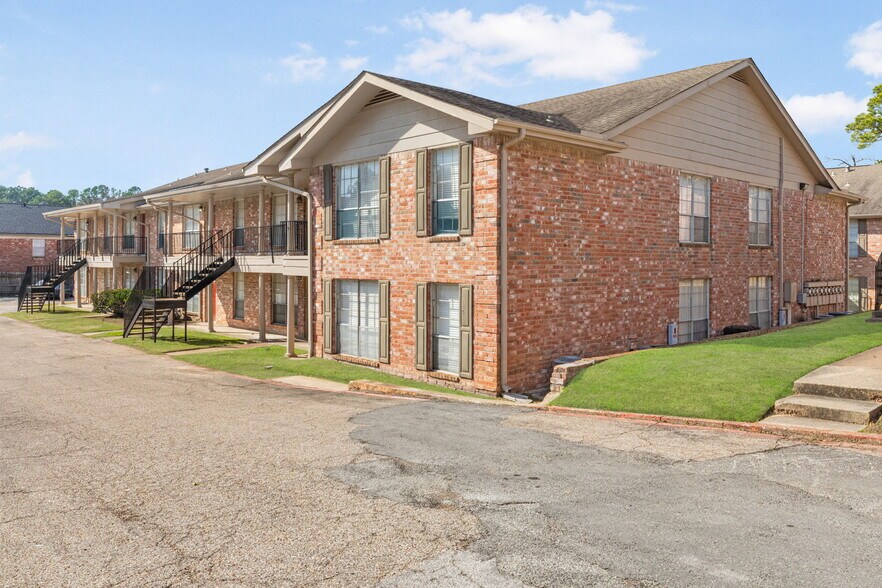 2451 Lake Rd, Huntsville, TX à vendre - Photo de l’immeuble – Image 3 sur 78