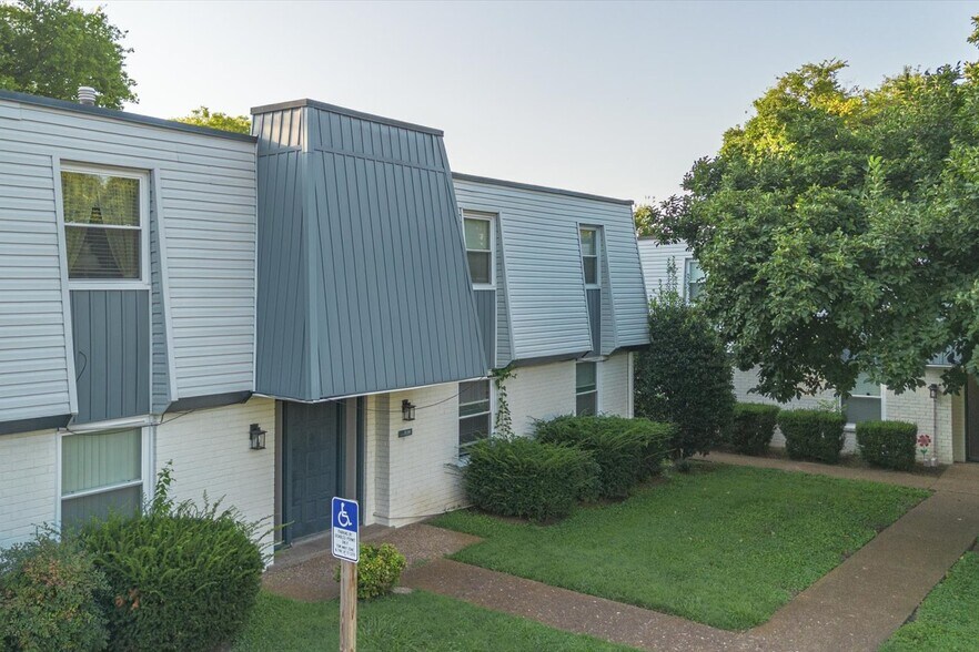 126 Walton Ferry Rd, Hendersonville, TN à vendre - Photo de l’immeuble – Image 3 sur 56