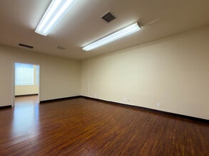 4741 Laurel Canyon Blvd, Studio City, CA à louer Photo intérieure– Image 2 sur 7