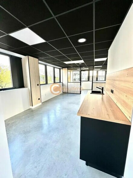 Bureau dans Talence à louer - Photo de l’immeuble – Image 2 sur 10