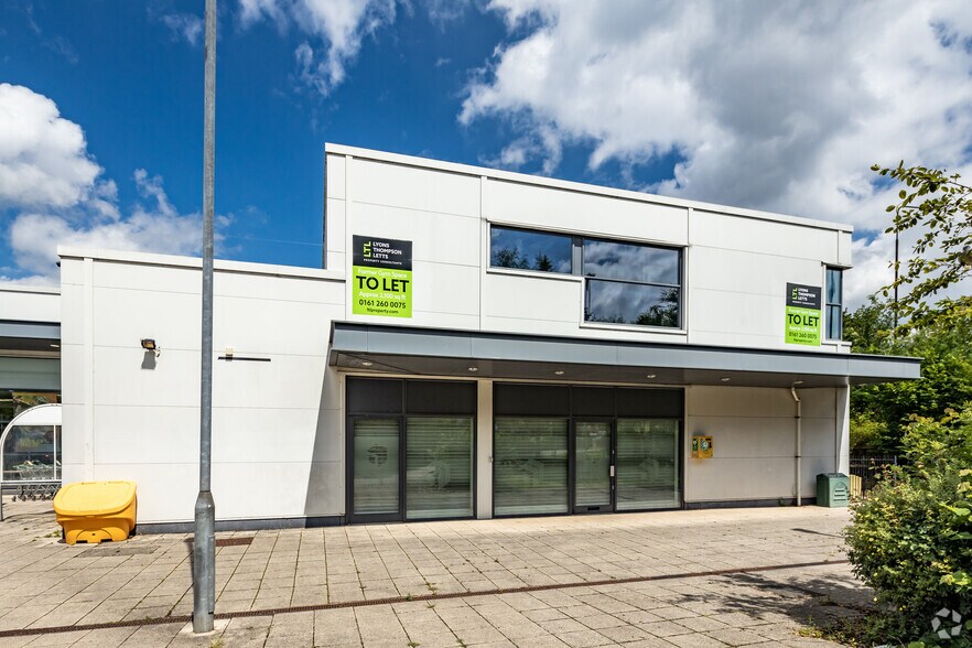 Draybank Rd, Altrincham à louer - Photo de l’immeuble – Image 2 sur 3