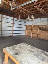 137 S Production Dr, Avon, IN à louer Photo intérieure– Image 2 sur 4