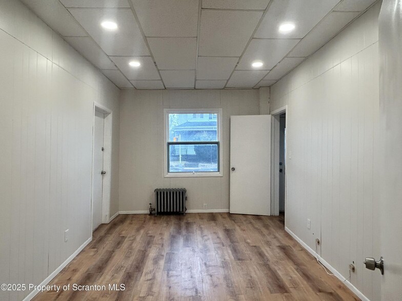 1055-1059 Main Ave, Dickson City, PA à louer - Photo de l’immeuble – Image 2 sur 7