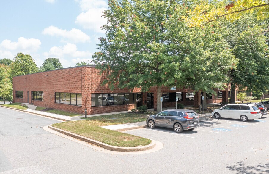 9240 Rumsey Rd, Columbia, MD à louer - Photo de l’immeuble – Image 1 sur 5