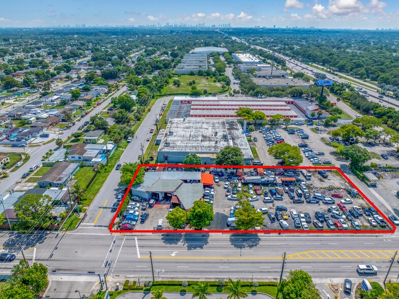 16855 NW 37th Ave, Miami Gardens, FL à vendre - Photo de l’immeuble – Image 2 sur 17