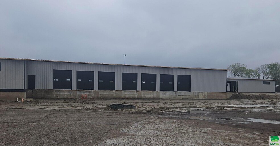 1709 E Hwy 20, Lawton, IA à louer - Photo de l’immeuble – Image 2 sur 4