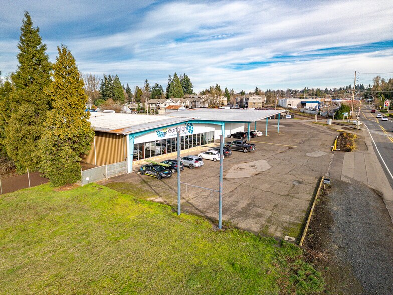 812 MCCLAINE ST/ UNIT 2, Silverton, OR à vendre - Photo de l’immeuble – Image 2 sur 14