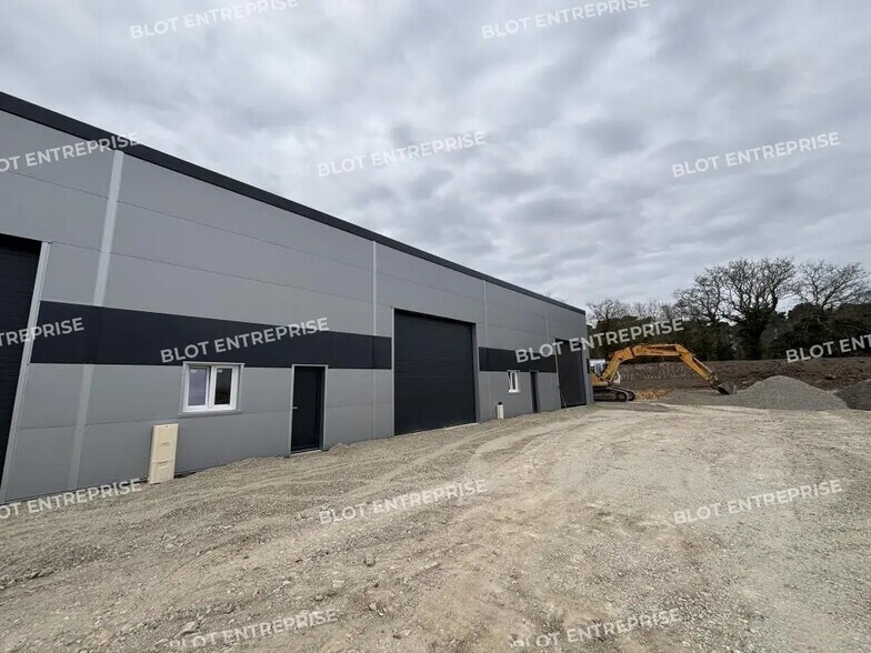 Local d’activités dans Ploemeur à louer - Photo de l’immeuble – Image 3 sur 9