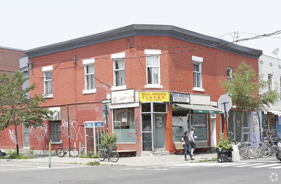 23-29 Rue Saint-Viateur O, Montréal, QC à vendre - Photo principale – Image 1 sur 2