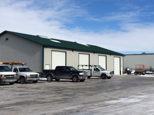 1810 23rd St S, Moorhead, MN à vendre - Photo de l’immeuble – Image 3 sur 20