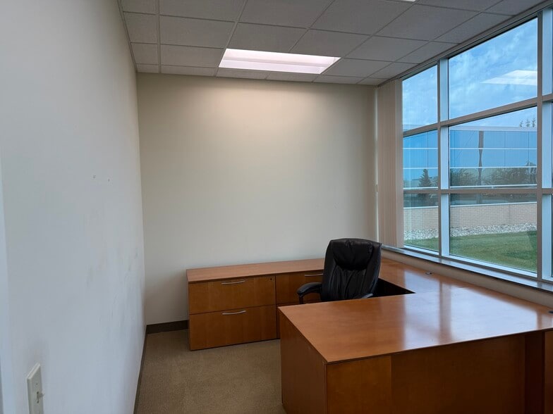 8235 N Holly Rd, Grand Blanc, MI à louer - Photo intérieure – Image 3 sur 21
