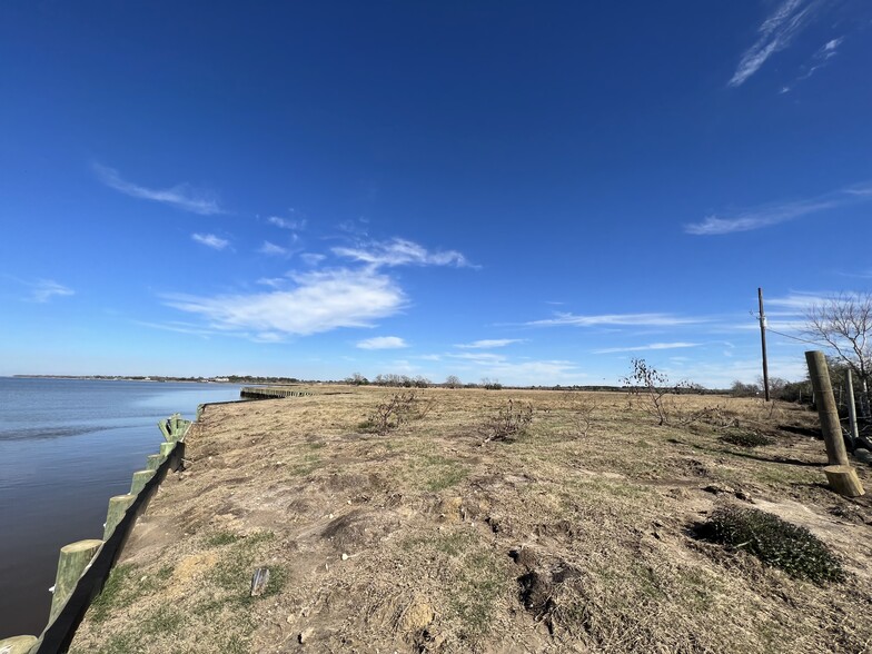 0 W Bayshore Rd., Anahuac, TX à vendre - Photo principale – Image 2 sur 7