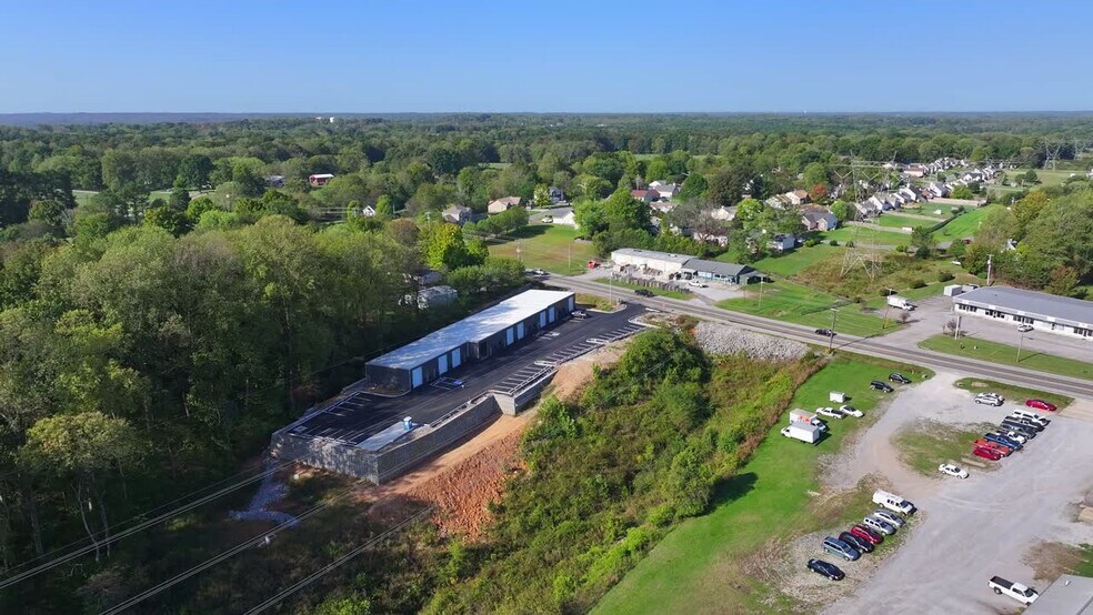 1820 Highway 31 W, White House, TN à louer - Vidéo sur l’annonce professionnelle – Image 2 sur 8