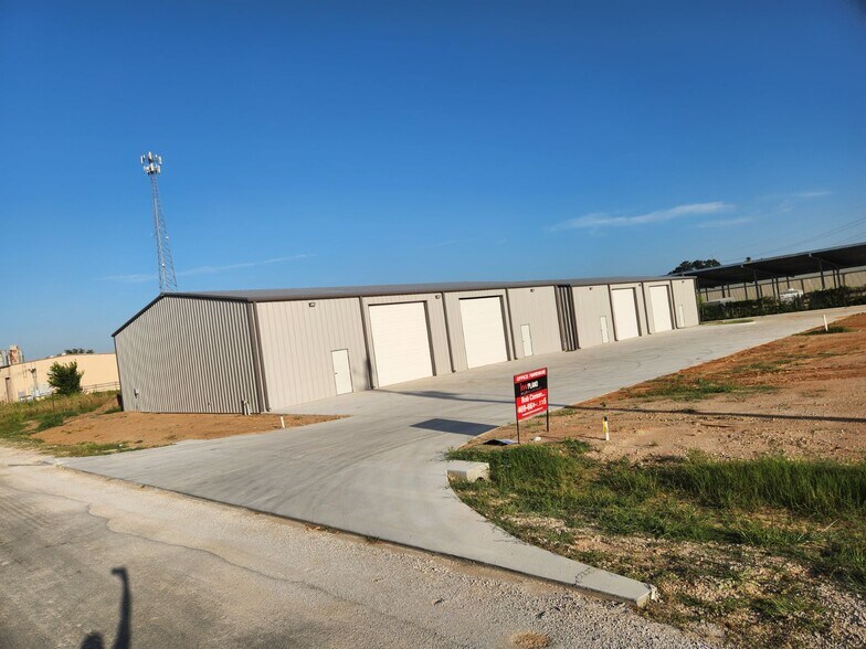 14566 Industrial Park, Aubrey, TX à vendre - Photo principale – Image 1 sur 27