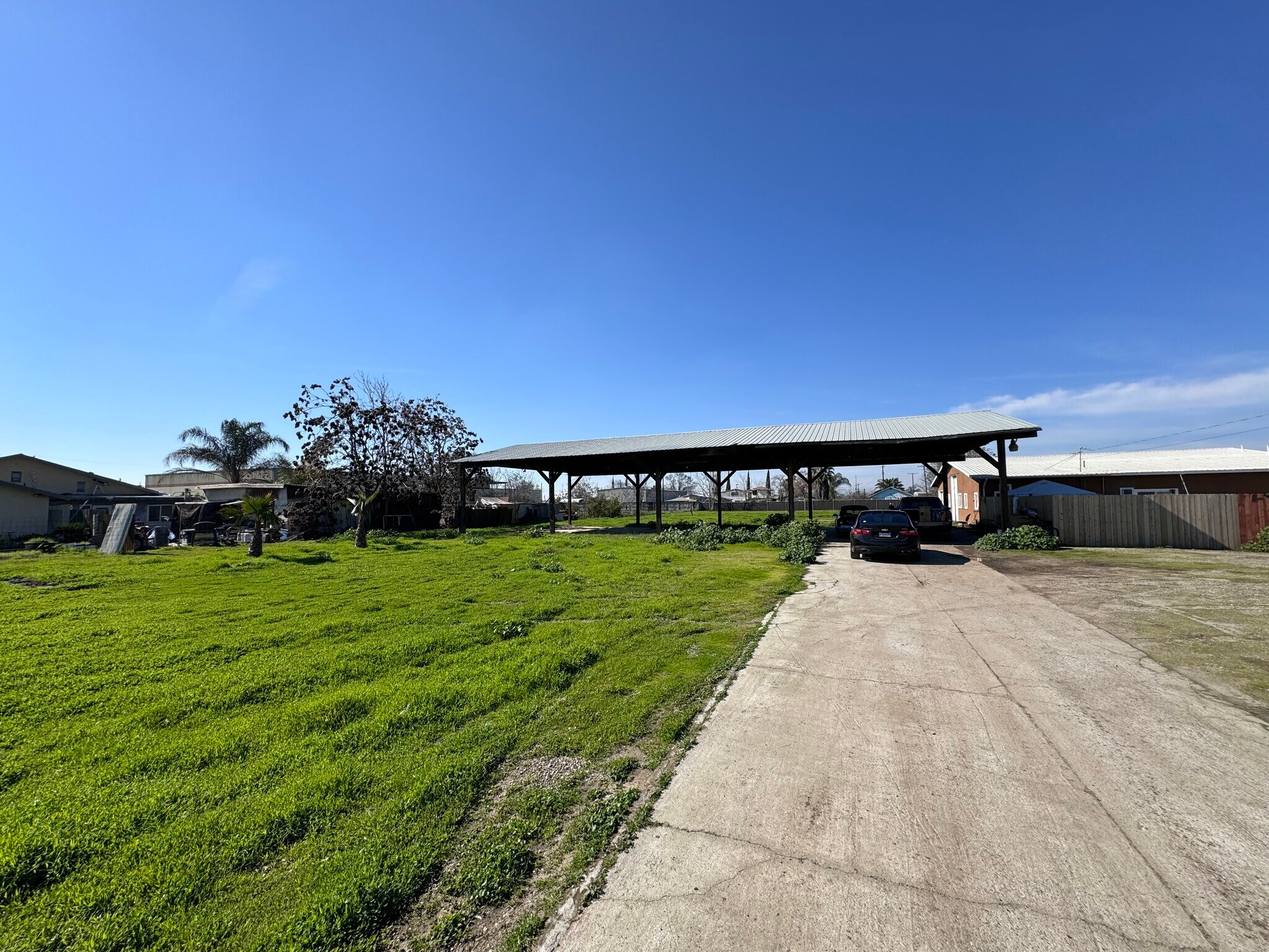444 Wilson Ln, Hanford, CA à louer Photo de l’immeuble– Image 1 sur 7