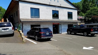 991 Danbury Rd, Wilton, CT à louer Photo de l’immeuble– Image 1 sur 4