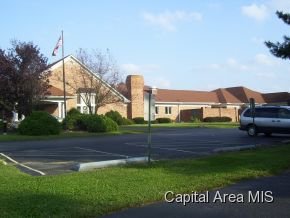 525 S Macon St, Moweaqua, IL à vendre - Photo principale – Image 1 sur 1