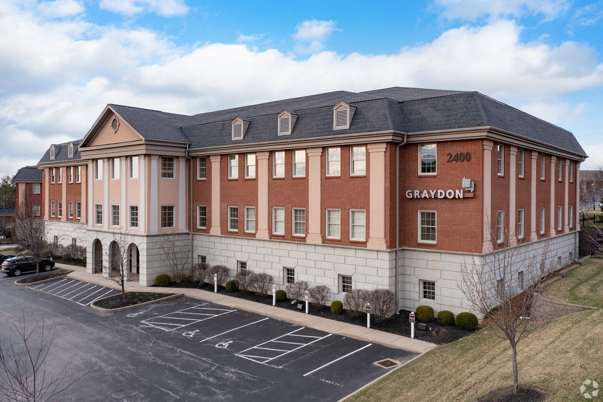 2400 Chamber Center Dr, Fort Mitchell, KY à louer Photo de l’immeuble– Image 1 sur 5