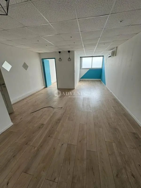 Plus de détails pour Local commercial à louer